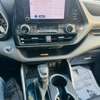 TOYOTA HIGHLANDER 2023 ESSENCE 6 cylindres thumb 10