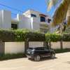 Villa avec jardin et piscine aux almadies thumb 0