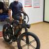 Vélo hybride électrique : mi-vélo, mi-scooter, 100 % fun ! thumb 1
