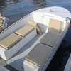 Bateau robuste avec console et échelle thumb 0