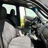 Ford SUV noir robuste et spacieux thumb 4