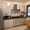 Appartement F2 meublé à louer au Point E thumb 2
