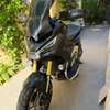 Honda X-ADV touring noir fourche inversée dorée thumb 1