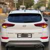 Avant hyundai tucson 2018 autamtique diasel.full option thumb 9