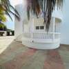 Villa aux Almadies idéal pour Ambassade thumb 3