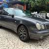 Mercedes Benz e200 thumb 3