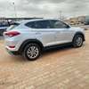 Hyundai Tucson SUV blanc spacieux polyvalent thumb 6
