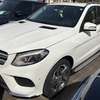Mercedes GLE 400 2016 SUV blanc spacieux performant thumb 0