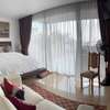 Apparemment meublé 4 chambres à water front thumb 5