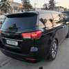 Kia carnaval 2017 thumb 5
