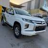 Mitsubishi l200 thumb 6