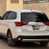 Mitsubishi Outlander 7 places spacieux thumb 11