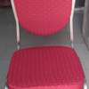 Chaise banquet rouge rembourrée dossier arrondi thumb 2