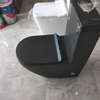 Toilette noire suspendue design compact et moderne thumb 2