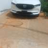 Mazda CX-5 SUV blanc spacieux et fiable thumb 2