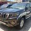 Toyota Land Cruiser 2022 SUV gris métallisé thumb 6