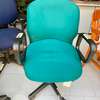 Chaises en plastique et chaises de bureaux thumb 5