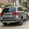 Mitsubishi Outlander 2018Gris SUV spacieux fiable thumb 11
