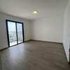 Appartement spacieux lumineux avec balcon privé thumb 3
