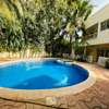 Villa avec jardin et piscine à Louer aux Almadies thumb 1