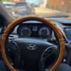 Hyundai Elantra berline blanche fiable et économique thumb 7