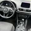 Location Mazda 3 2018 thumb 5