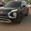 Mitsubishi outlander Anne 2023 full option thumb 3