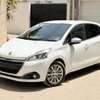 Peugeot 208 diesel à vendre. thumb 5