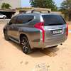 Mitsubishi pajero thumb 3