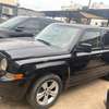 Jeep SUV noir patriot spacieux polyvalent et fiable thumb 1