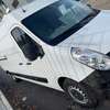 Renault Master utilitaire blanc grand volume thumb 1