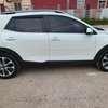 Kia stonic 2018 thumb 4