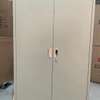 Armoire rangement bois marron 2 portes avec poignées thumb 3