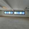 F5 DE 260M² A LOUER thumb 8