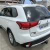 Mitsubishi Outlander 7places 2016 thumb 12