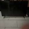 Télévision LED 43" Full HD écran lumineux noir thumb 2