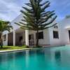 Magnifique villa avec piscine a Ngaparou thumb 4