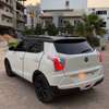 Ssang yong Tivoli 2016 thumb 11
