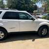Ford escape à vendre en urgence, prix ferme. thumb 0