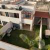 Villa familiale moderne avec jardin et loisirs thumb 0