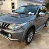 Mitsubishi L200 pickup 2018 thumb 1
