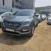 Hyundai Santa Fe 2018 SUV gris spacieux thumb 3