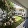 Grande Villa moderne de 600M ² à louer aux Almadies thumb 12
