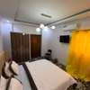Chambre VIP au Point E thumb 3