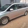 Toyota Sienna 2011 thumb 2