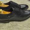 Chaussures cuir noir texturé élégantes thumb 1