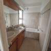 Bel appartement sur Corniche Plateau thumb 6