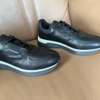 Ferragamo baskets cuir bleu marine ou Noir semelle blanche thumb 2
