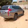 Mitsubishi pajero thumb 2