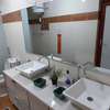 A LOUER APPARTEMENT MEUBLÉ DERRIÈRE HÔTEL ONOMO thumb 5